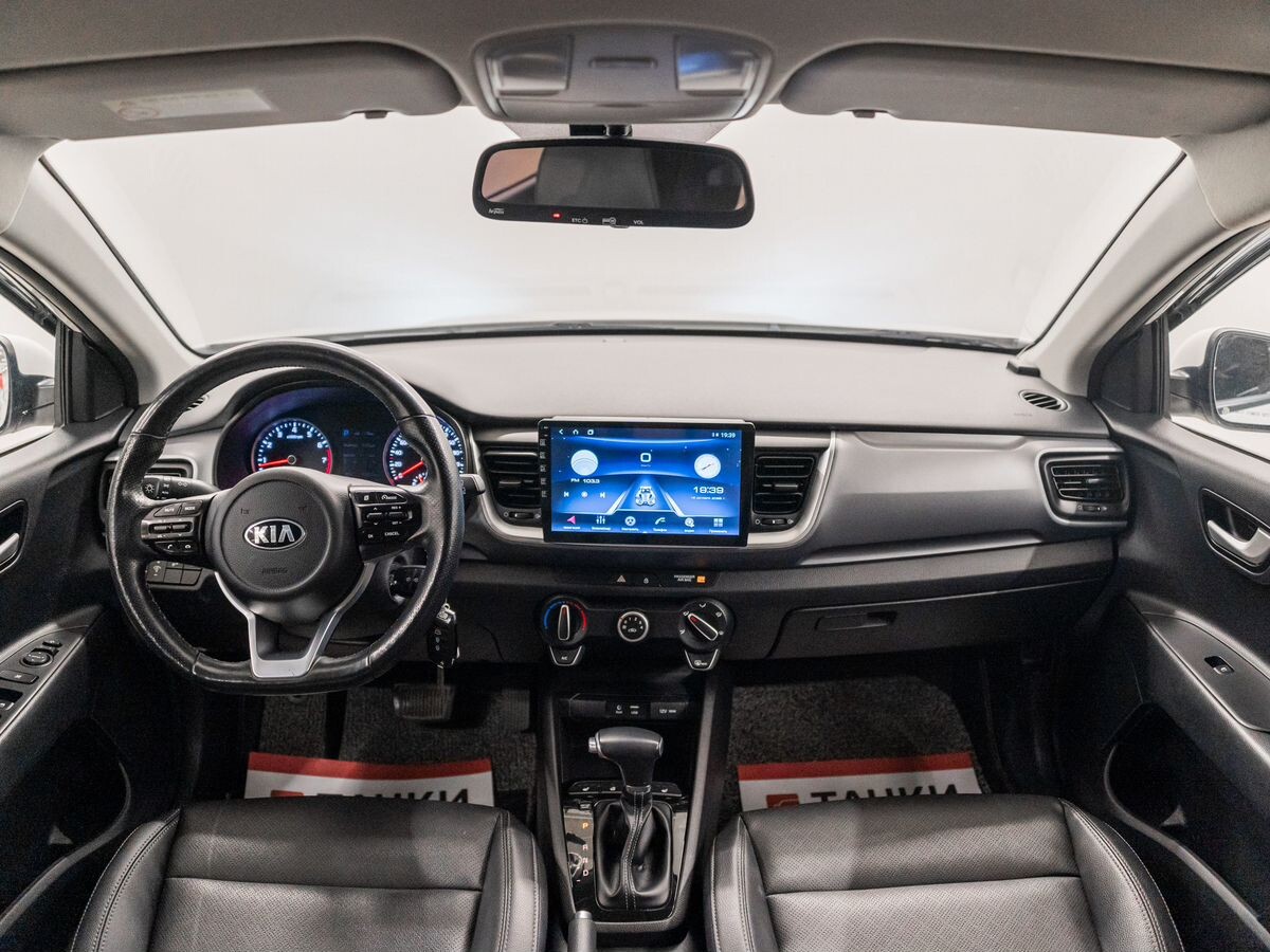 Kia Stonic 2018 - фото автомобиля