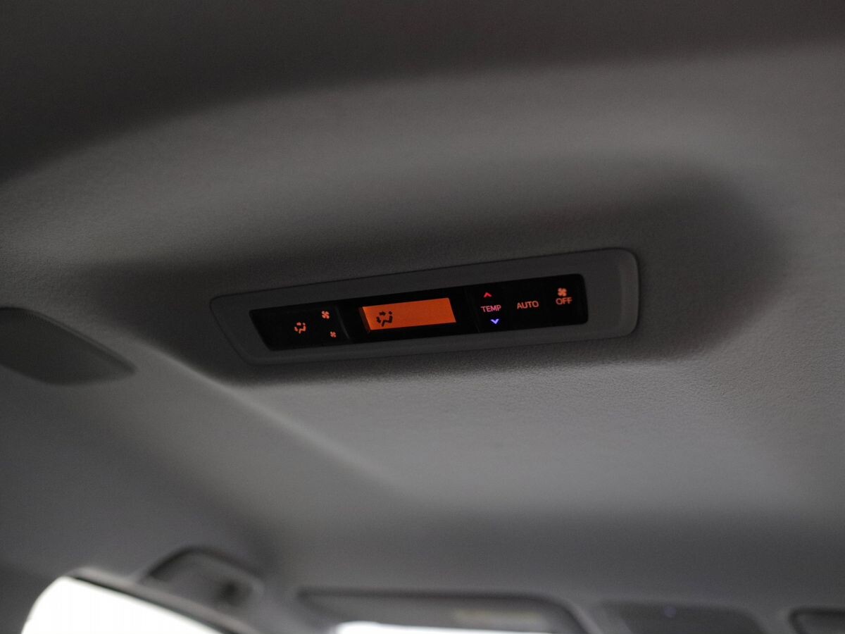 Toyota Noah 2014 - фото автомобиля