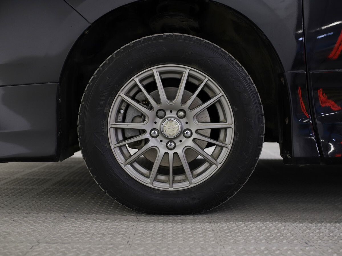 Toyota Noah 2014 - фото автомобиля