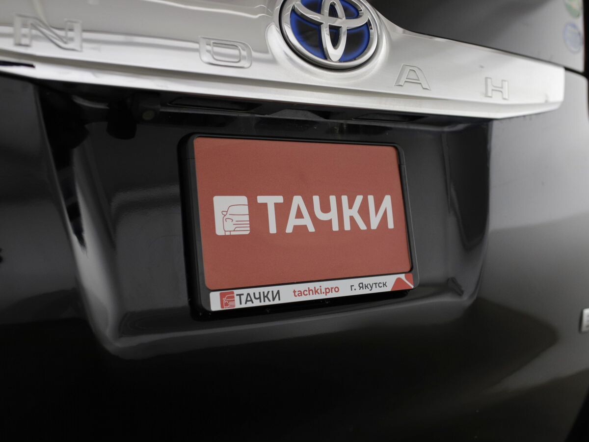 Toyota Noah 2014 - фото автомобиля