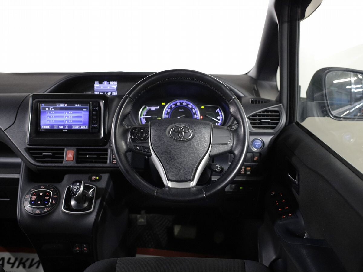 Toyota Noah 2014 - фото автомобиля