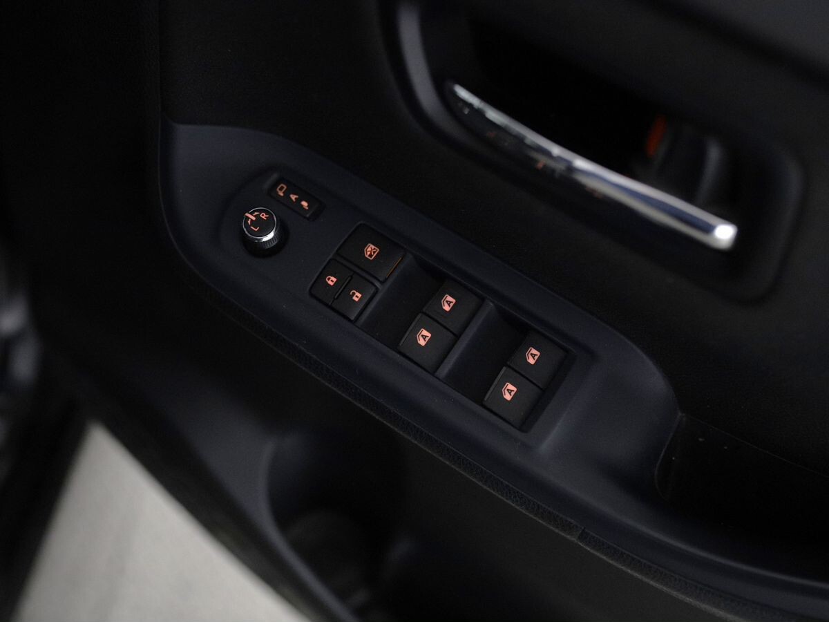 Toyota Noah 2014 - фото автомобиля