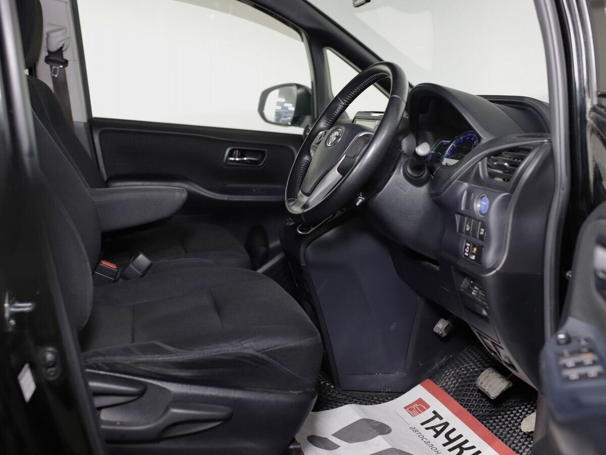 Toyota Noah 2014 - фото автомобиля