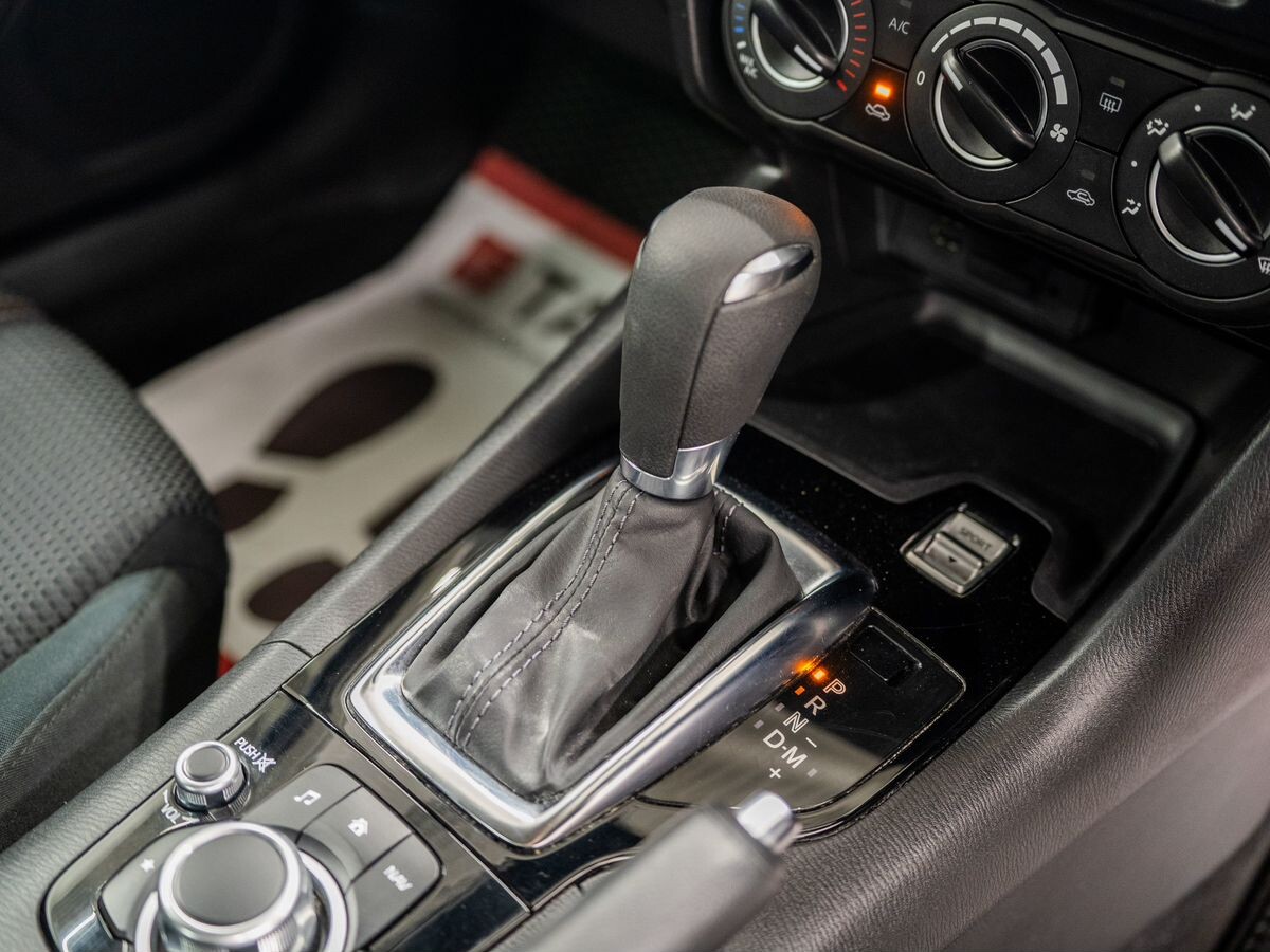 Mazda Axela 2017 - фото автомобиля