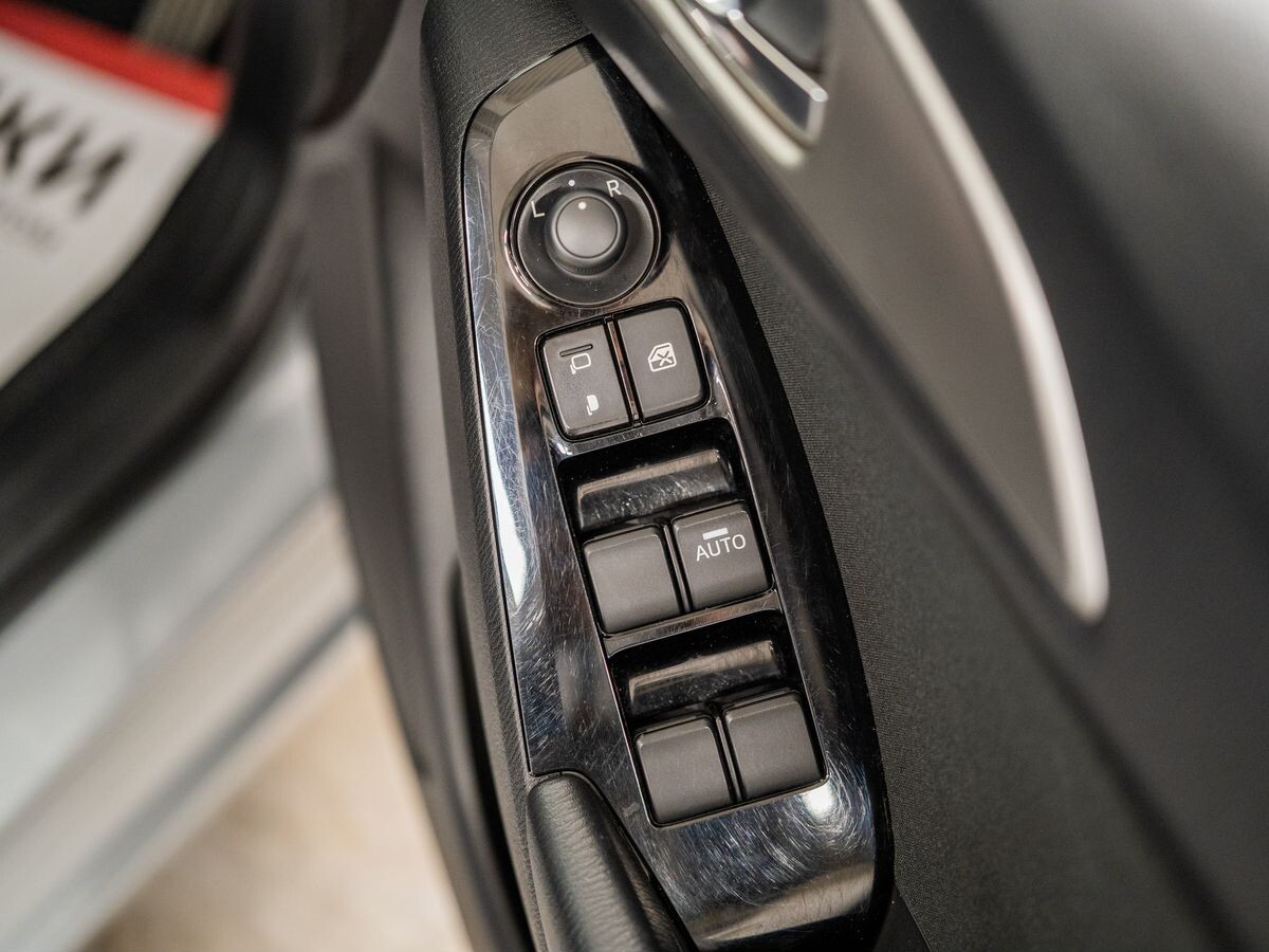 Mazda Axela 2017 - фото автомобиля