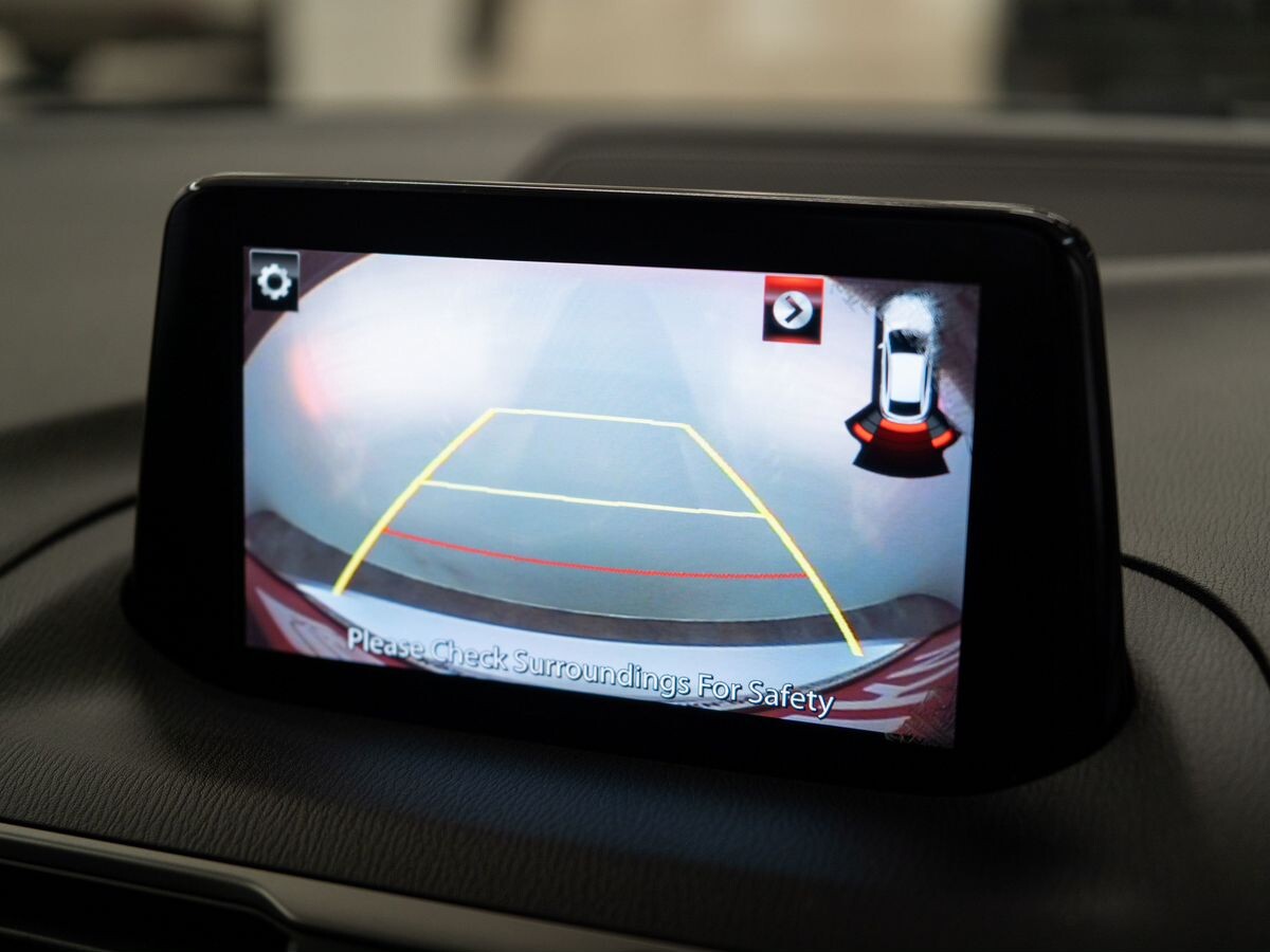 Mazda Axela 2017 - фото автомобиля