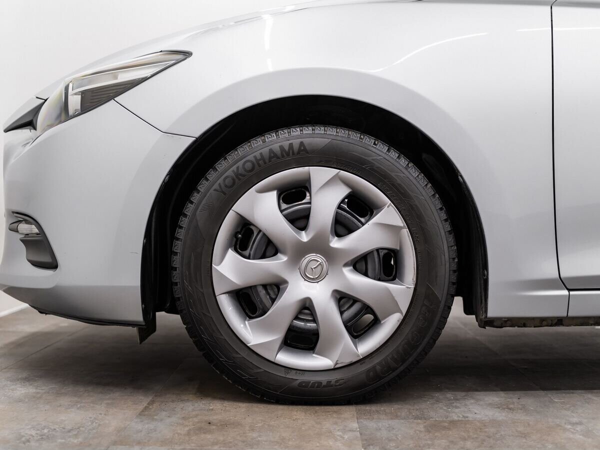 Mazda Axela 2017 - фото автомобиля