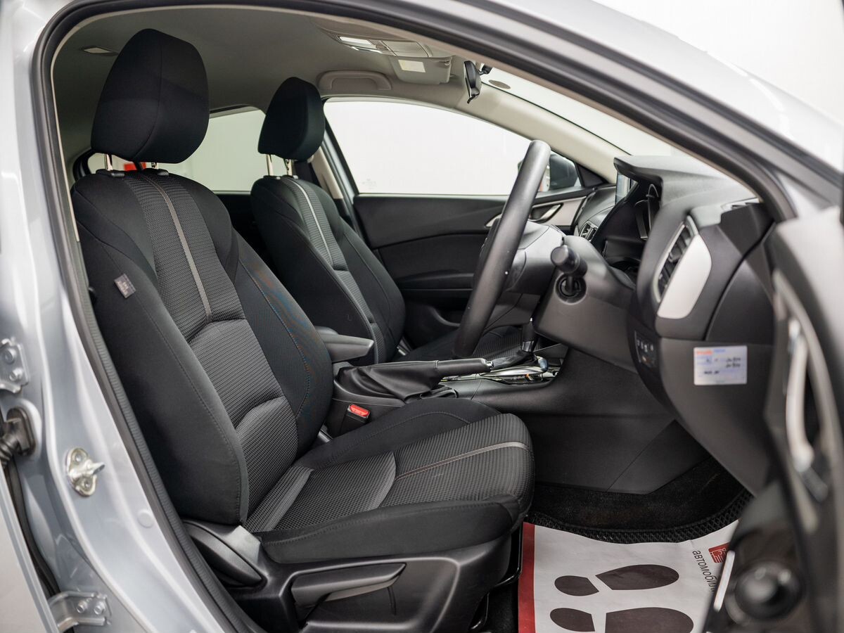 Mazda Axela 2017 - фото автомобиля