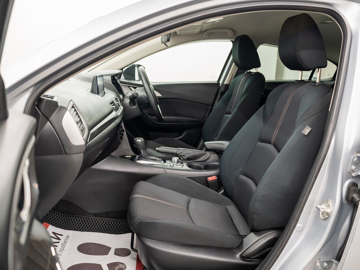 Mazda Axela 2017 - фото автомобиля