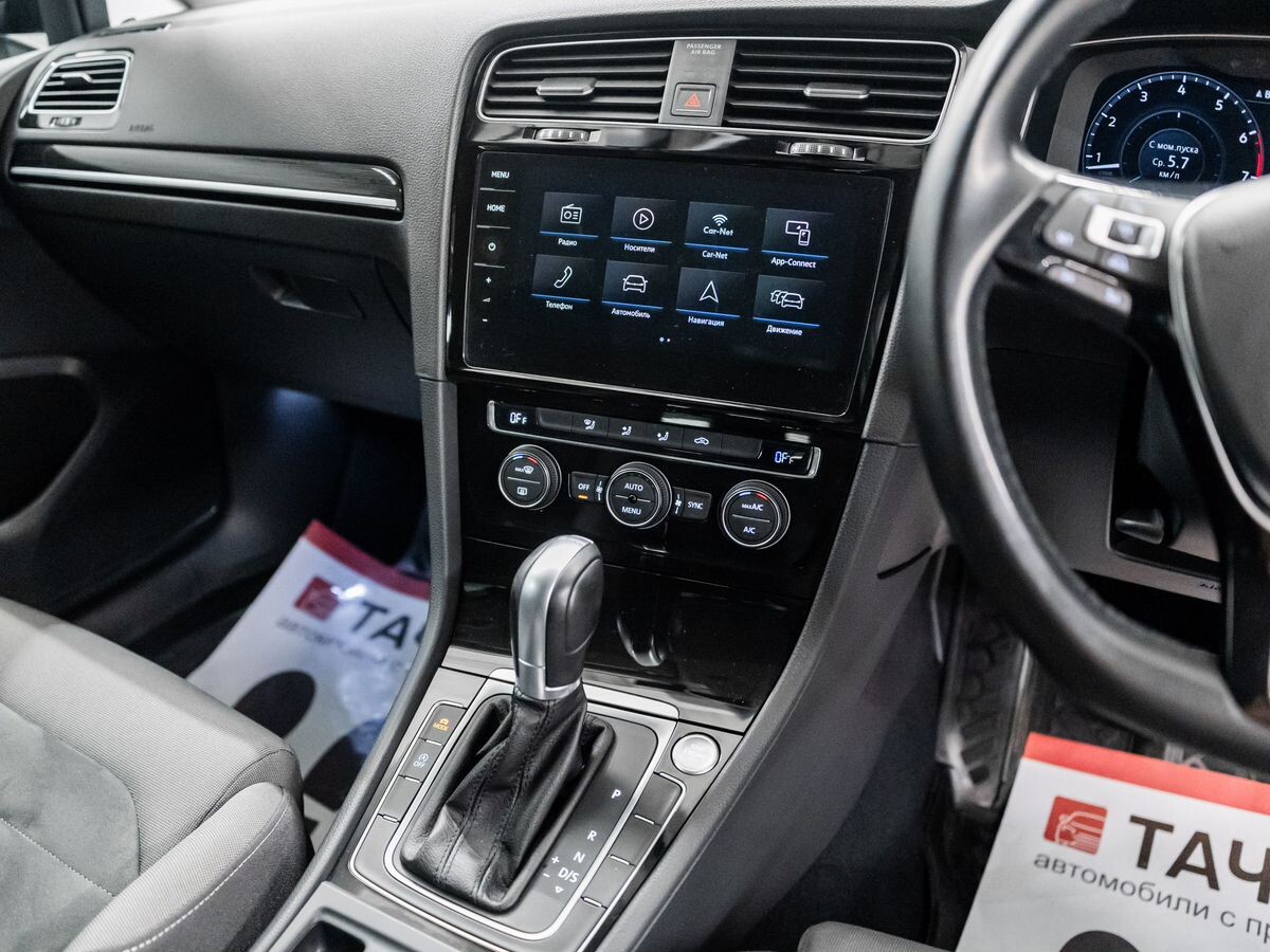 Volkswagen Golf 2017 - фото автомобиля