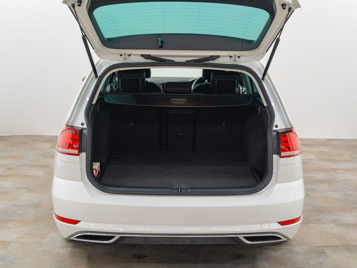 Volkswagen Golf 2017 - фото автомобиля