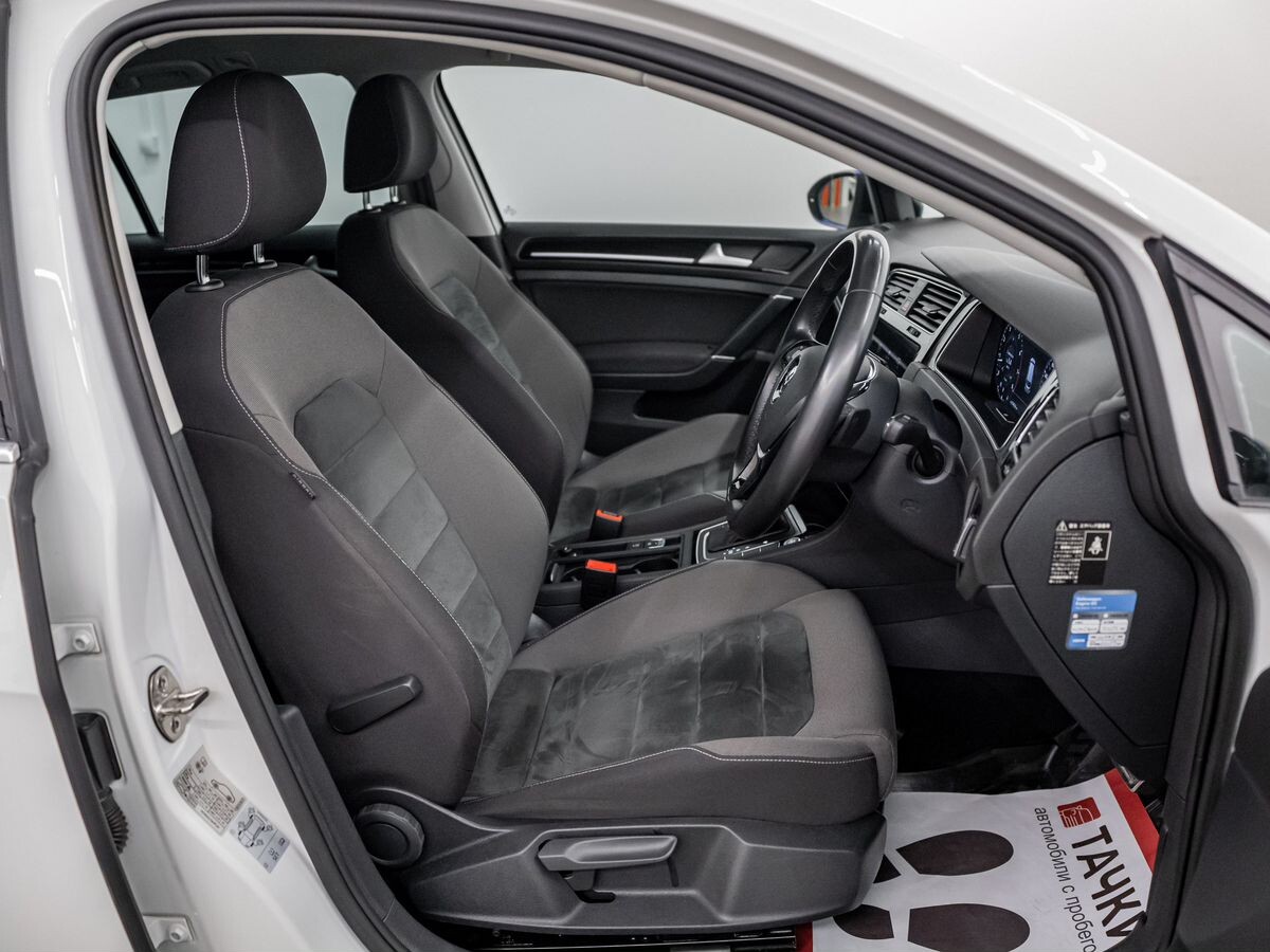 Volkswagen Golf 2017 - фото автомобиля