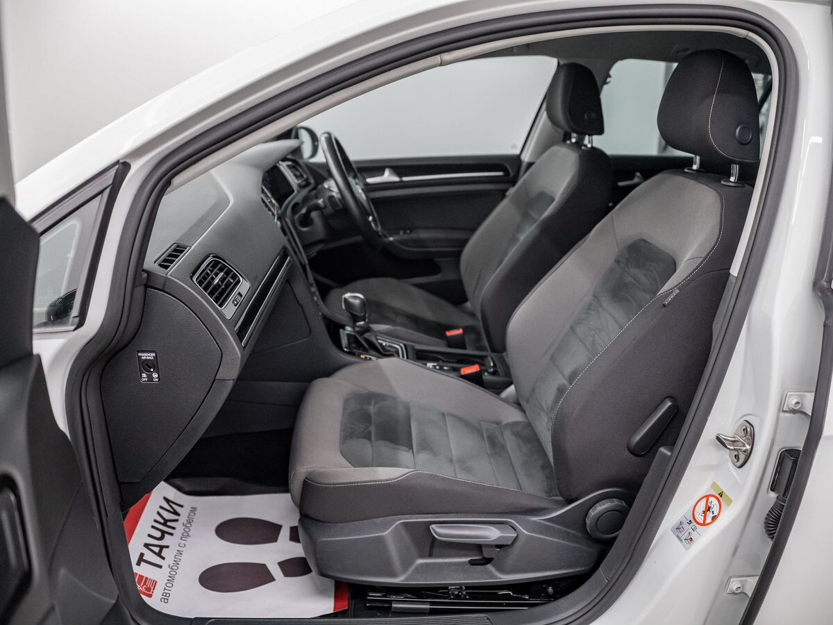 Volkswagen Golf 2017 - фото автомобиля