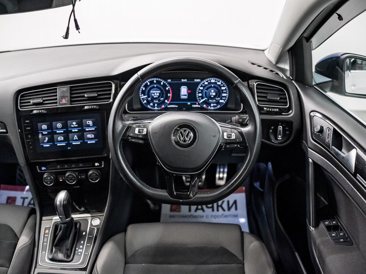 Volkswagen Golf 2017 - фото автомобиля