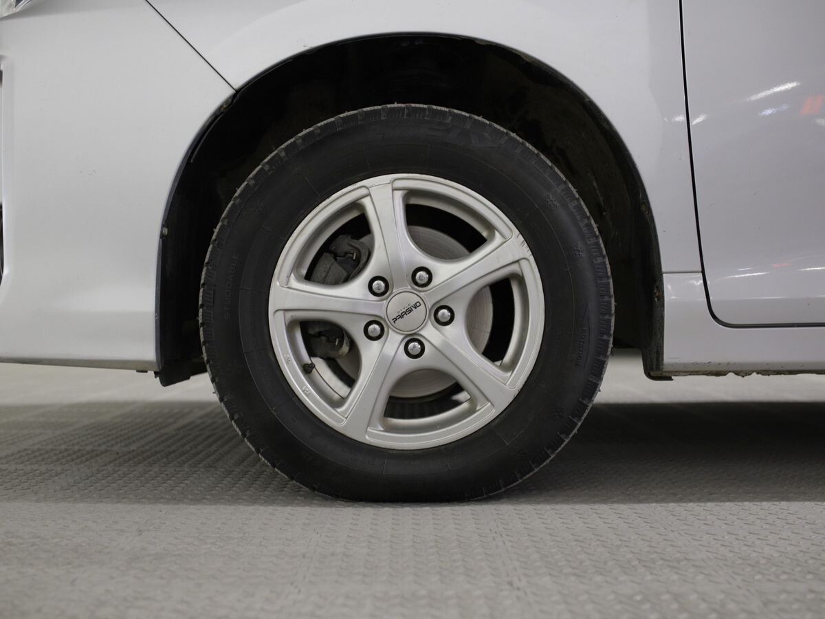 Toyota Voxy 2014 - фото автомобиля