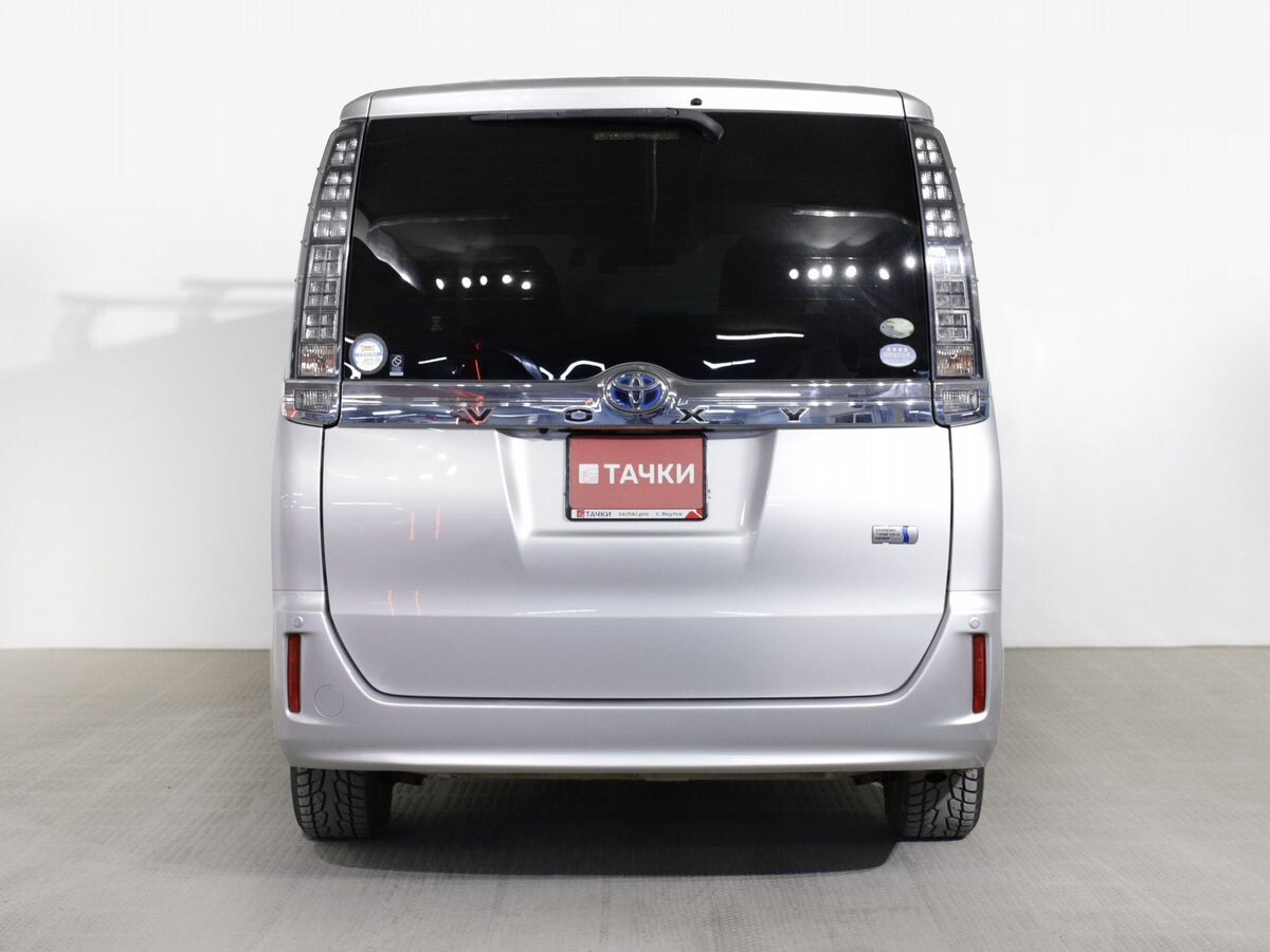 Toyota Voxy 2014 - фото автомобиля