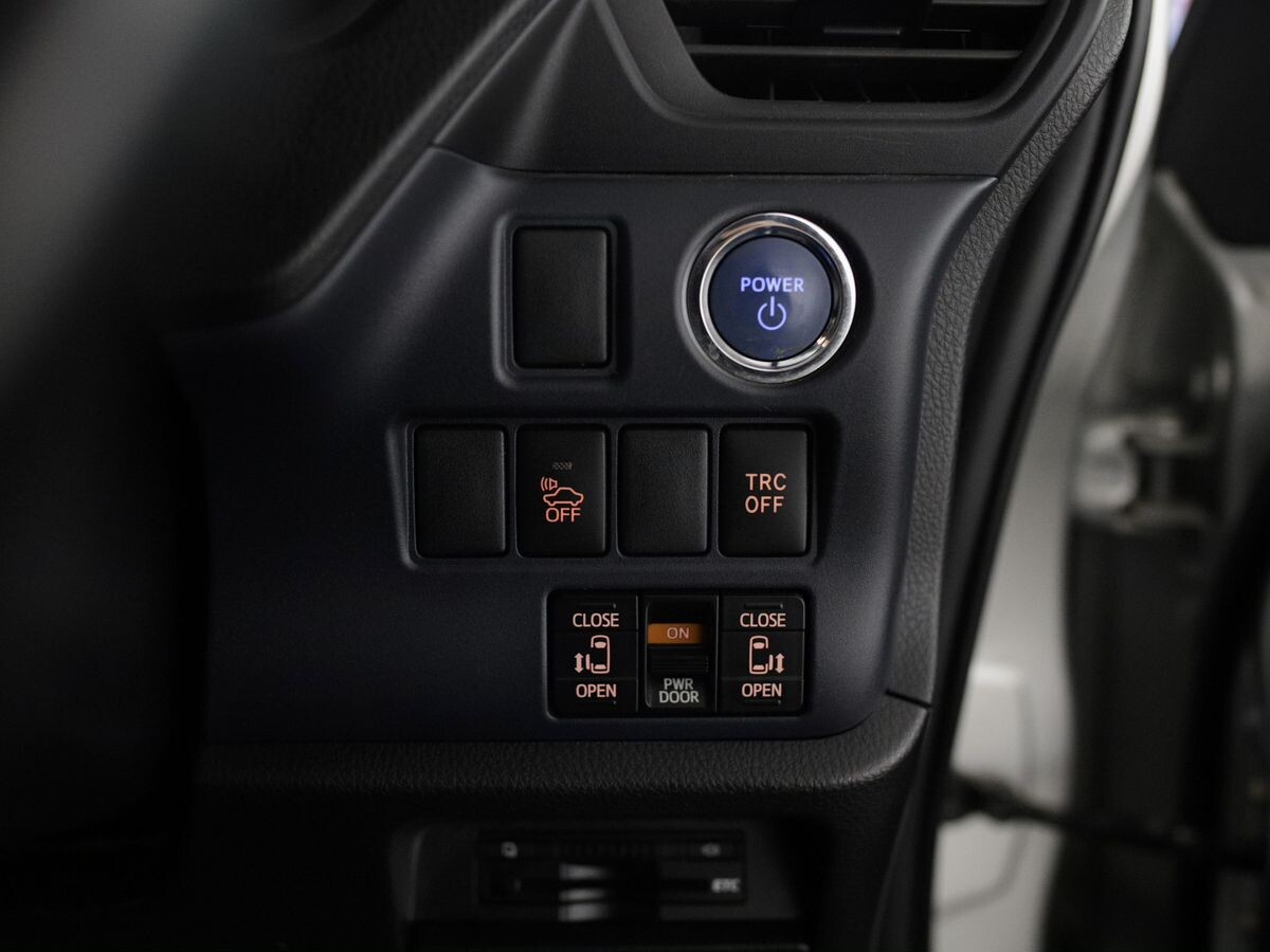 Toyota Voxy 2014 - фото автомобиля