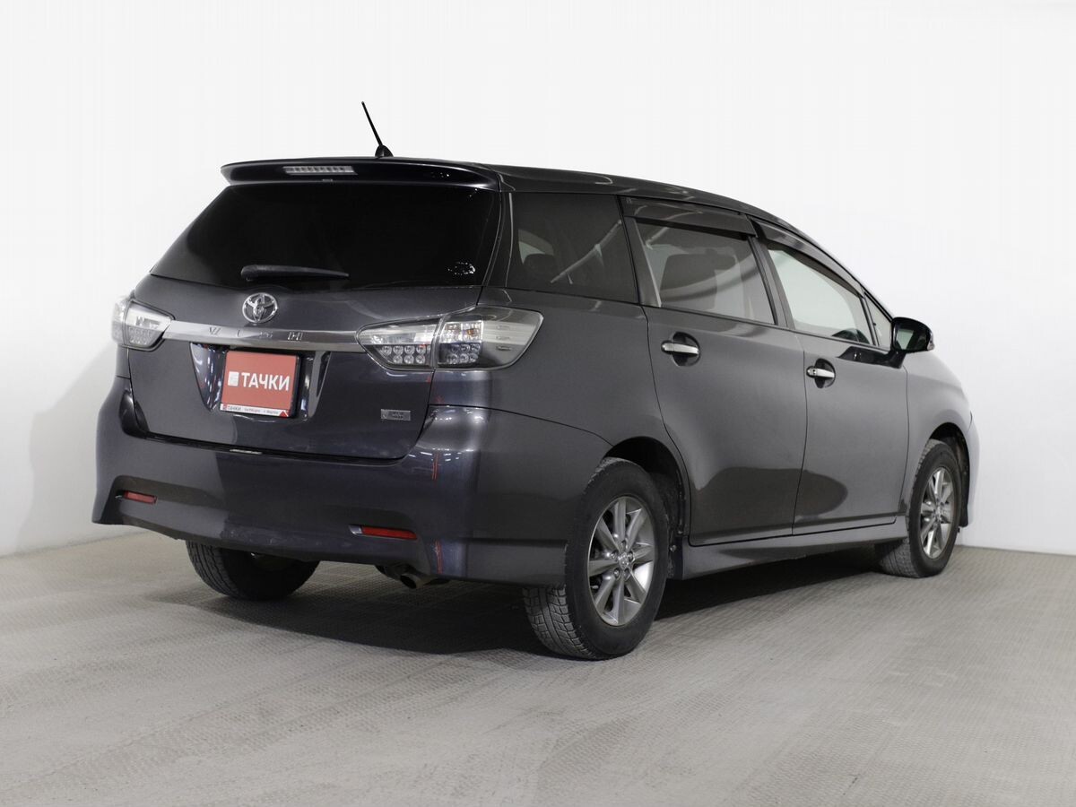 Toyota Wish 2016 - фото автомобиля