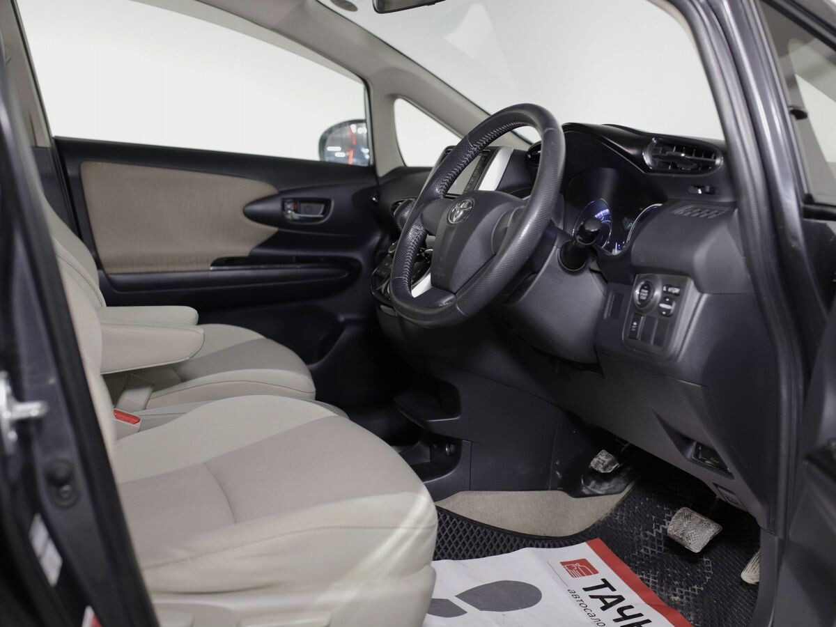 Toyota Wish 2016 - фото автомобиля