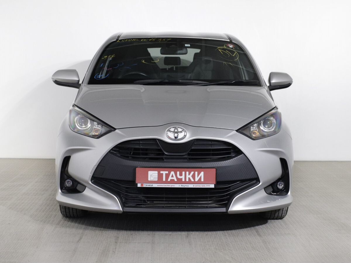 Toyota Yaris 2020 - фото автомобиля