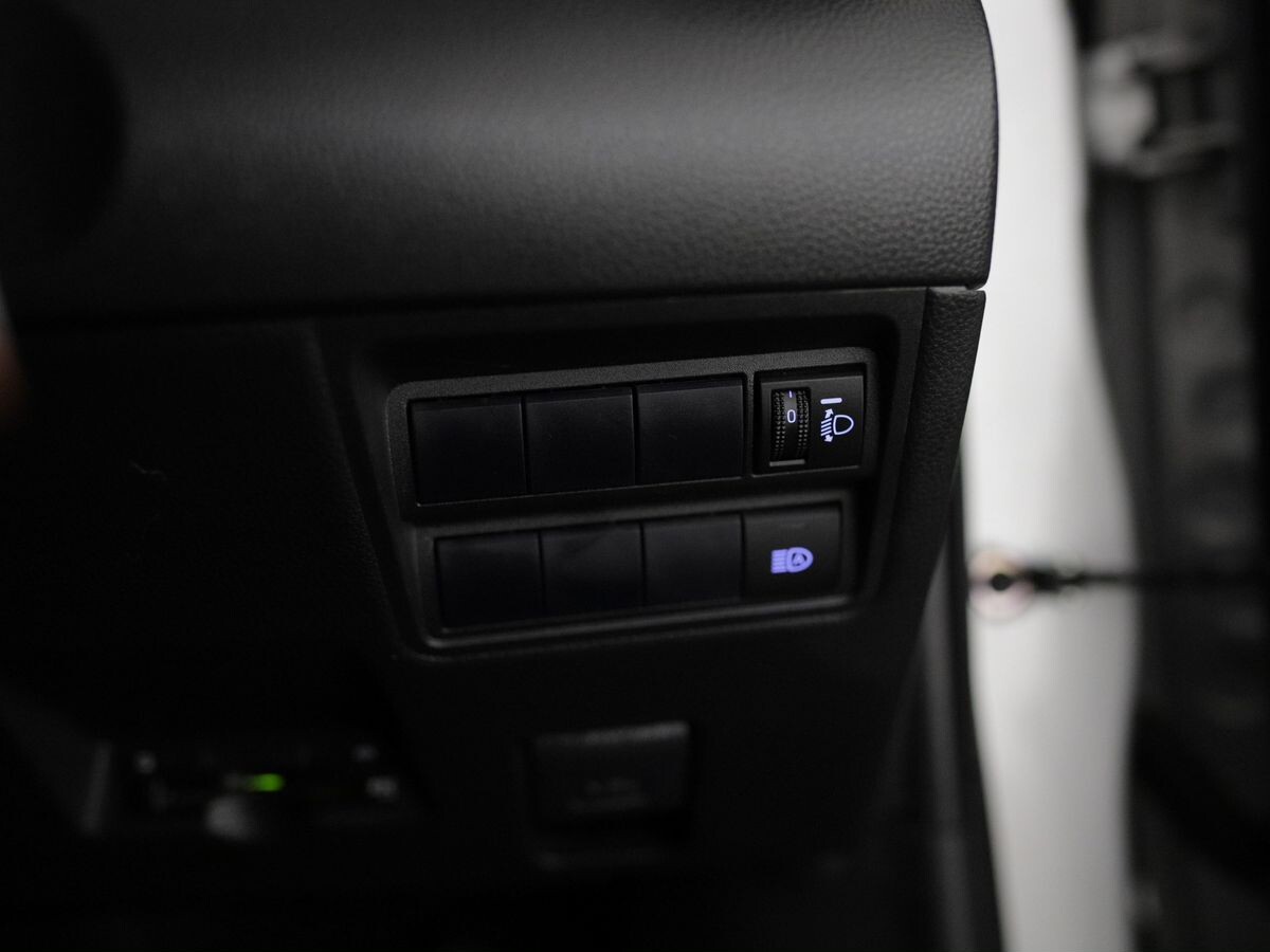 Toyota Yaris 2020 - фото автомобиля