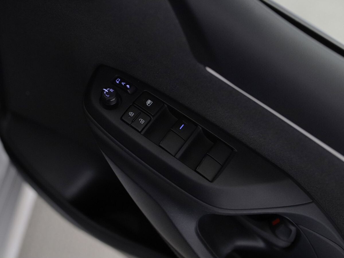 Toyota Yaris 2020 - фото автомобиля