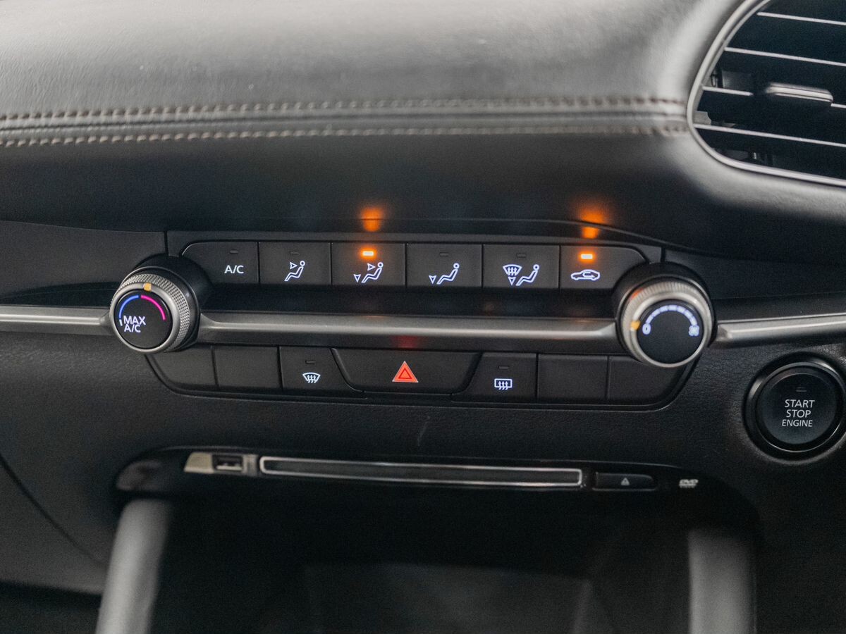 Mazda 3 2019 - фото автомобиля