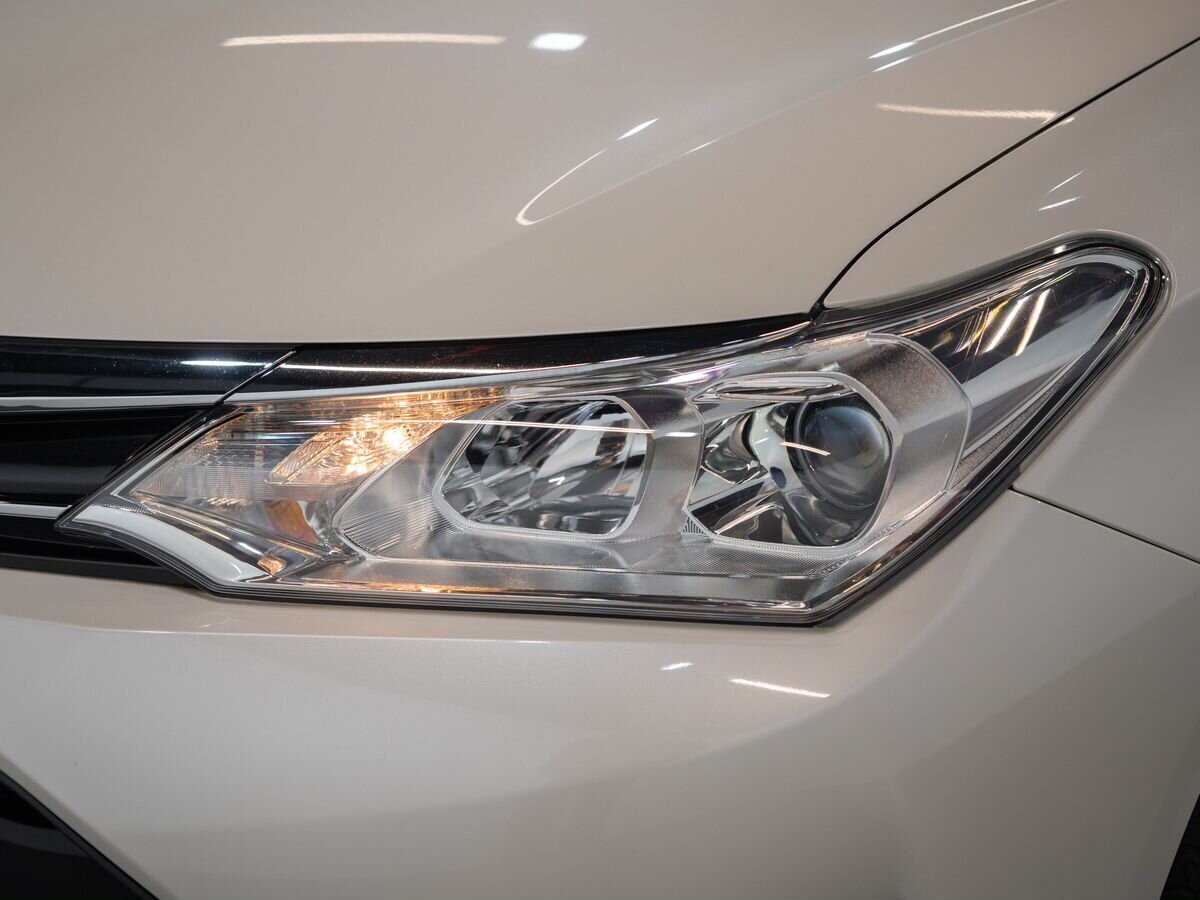 Toyota Corolla 2019 - фото автомобиля