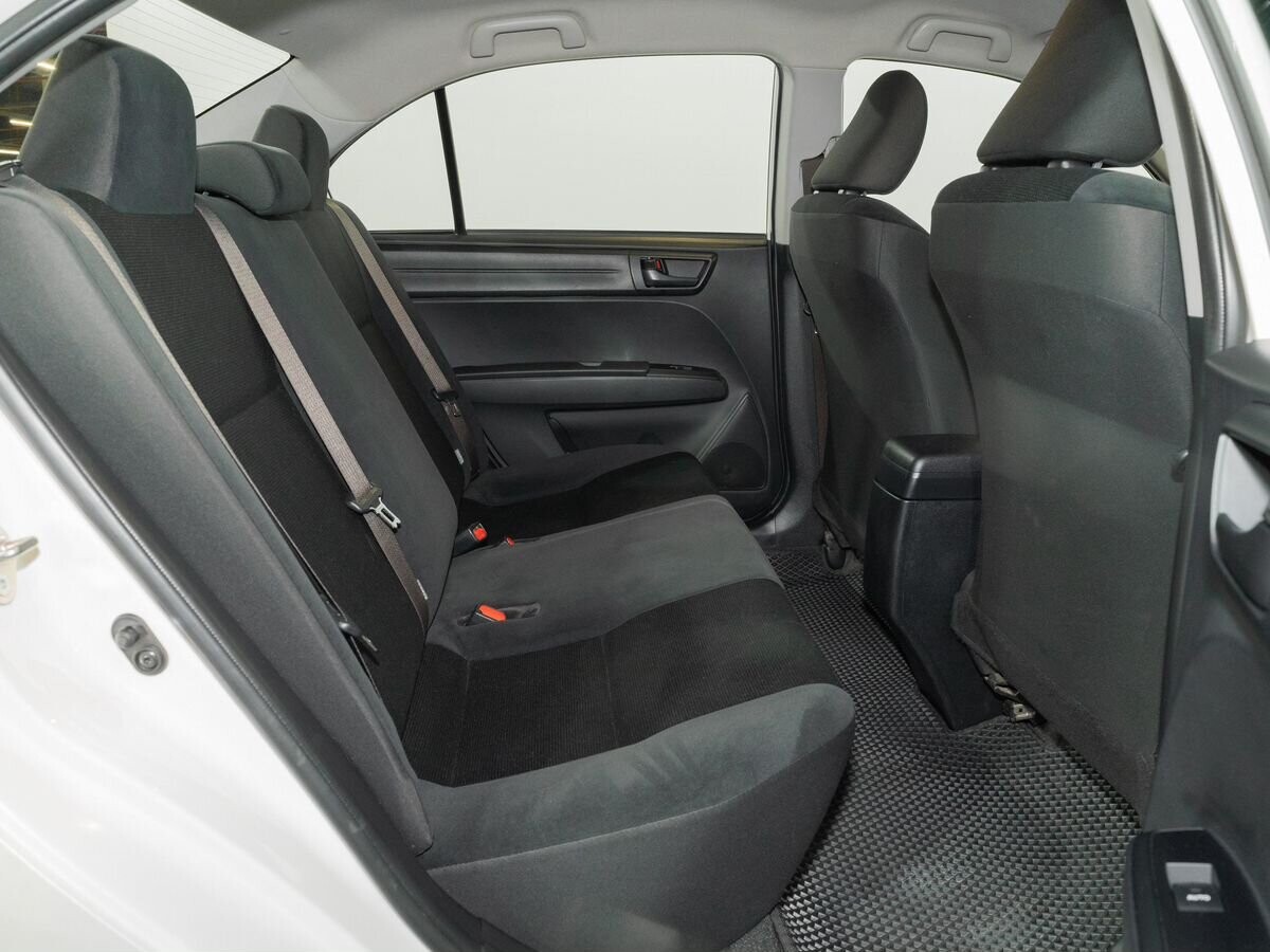 Toyota Corolla 2019 - фото автомобиля