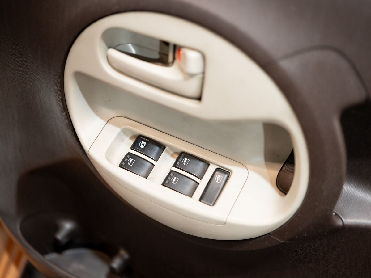 Toyota Passo 2010 - фото автомобиля