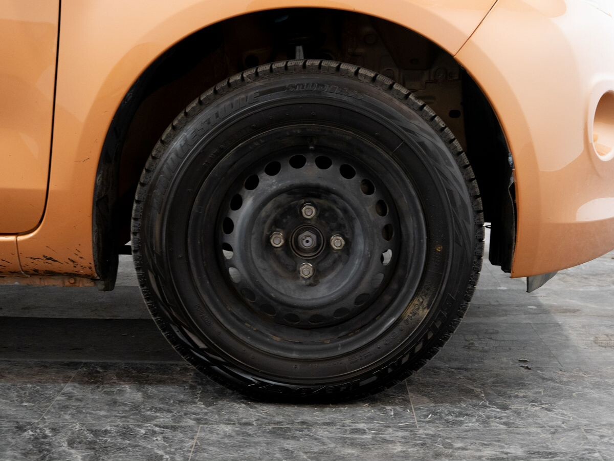 Toyota Passo 2010 - фото автомобиля