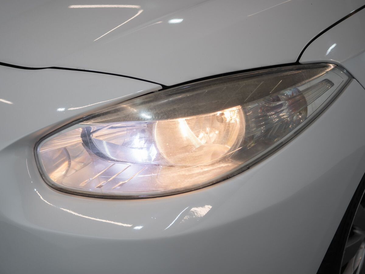 Renault Fluence 2011 - фото автомобиля