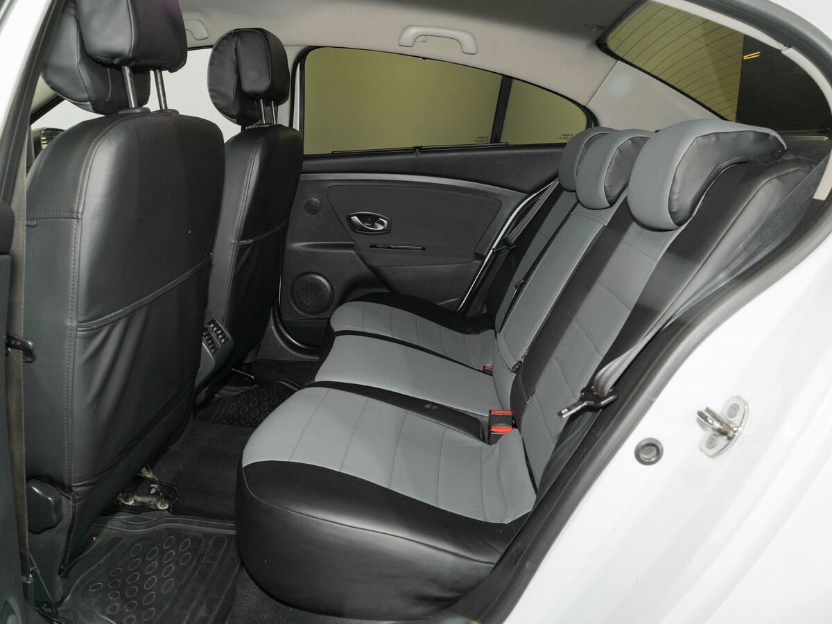 Renault Fluence 2011 - фото автомобиля