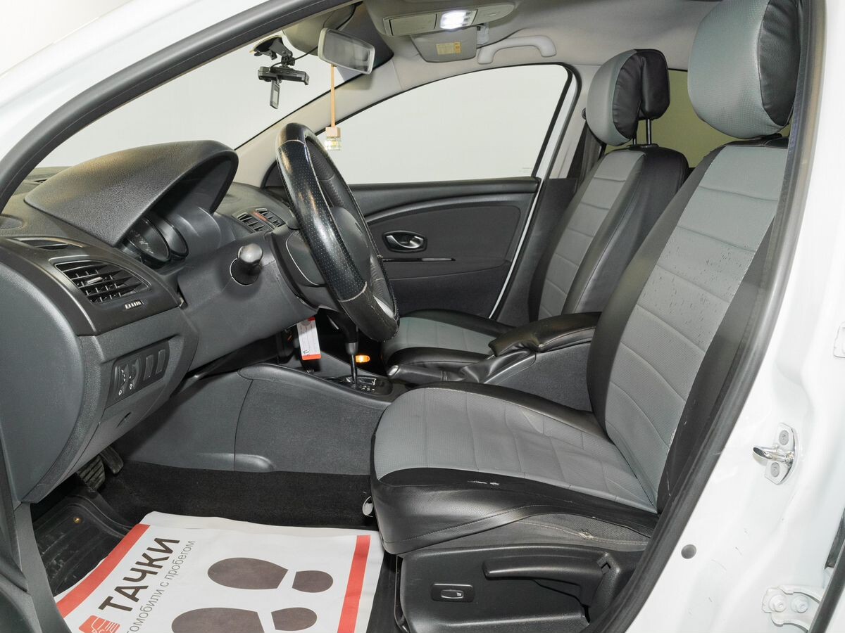 Renault Fluence 2011 - фото автомобиля