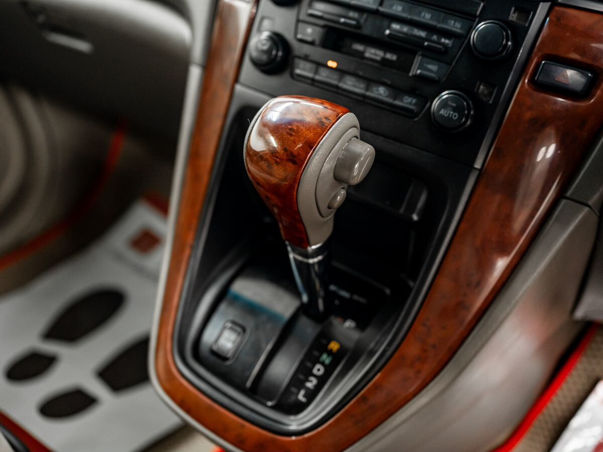 Toyota Harrier 2001 - фото автомобиля