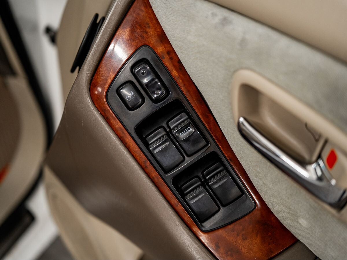 Toyota Harrier 2001 - фото автомобиля