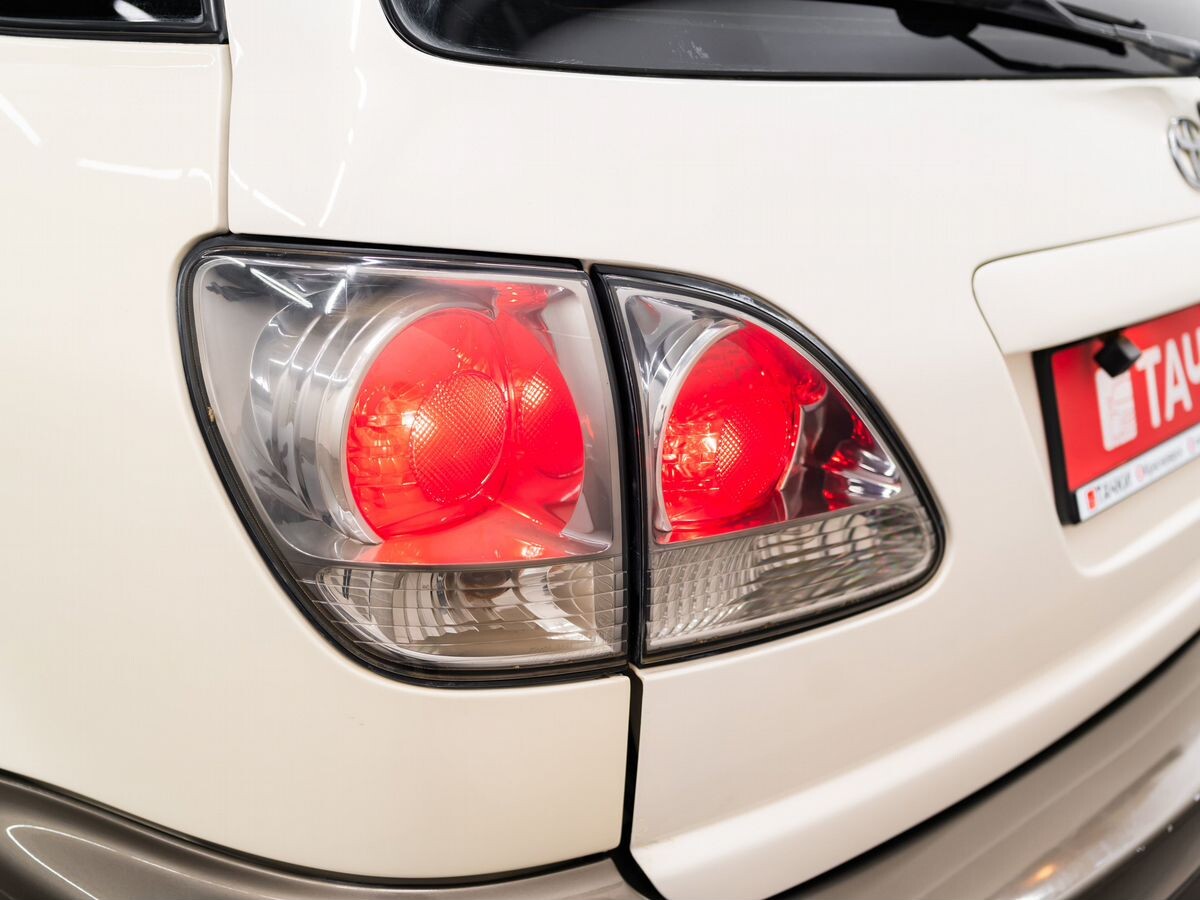 Toyota Harrier 2001 - фото автомобиля