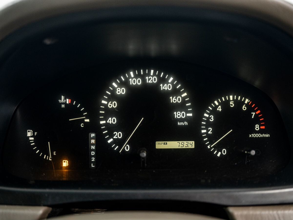 Toyota Harrier 2001 - фото автомобиля