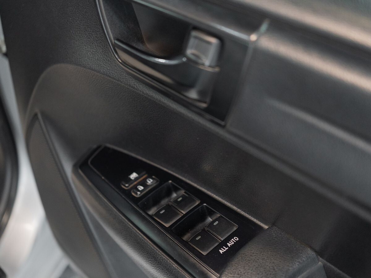 Toyota Corolla 2017 - фото автомобиля