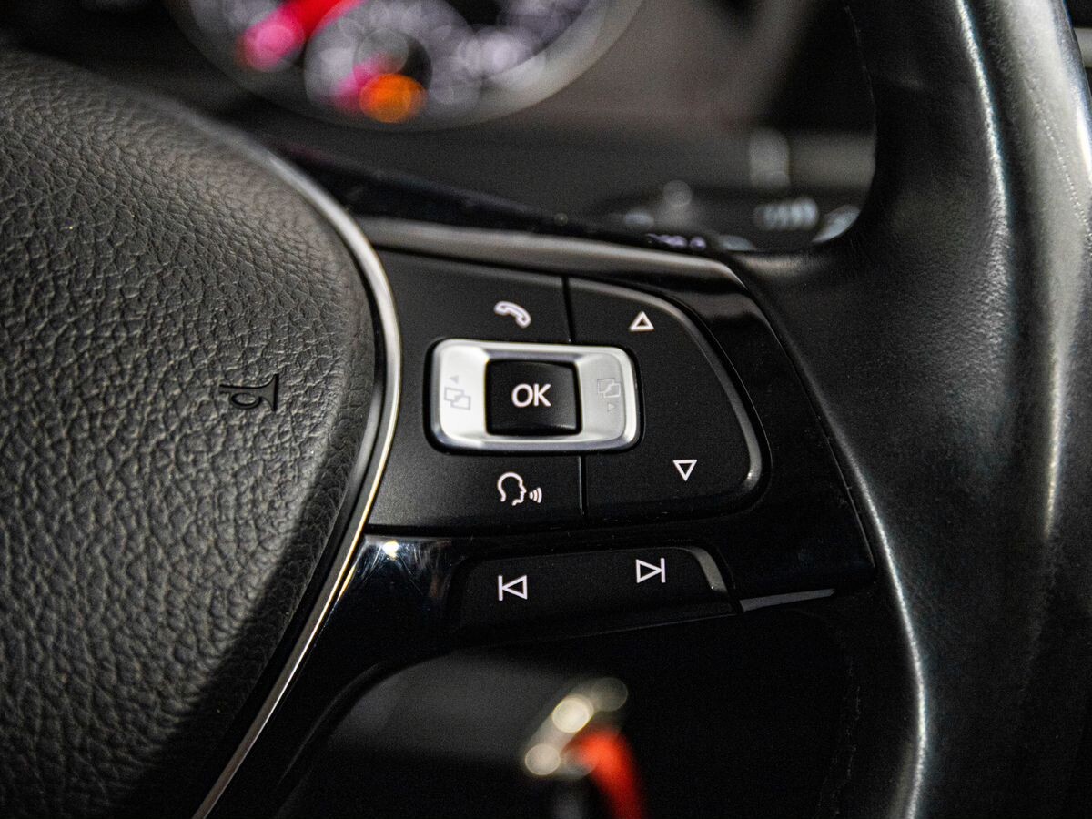 Volkswagen Golf 2013 - фото автомобиля