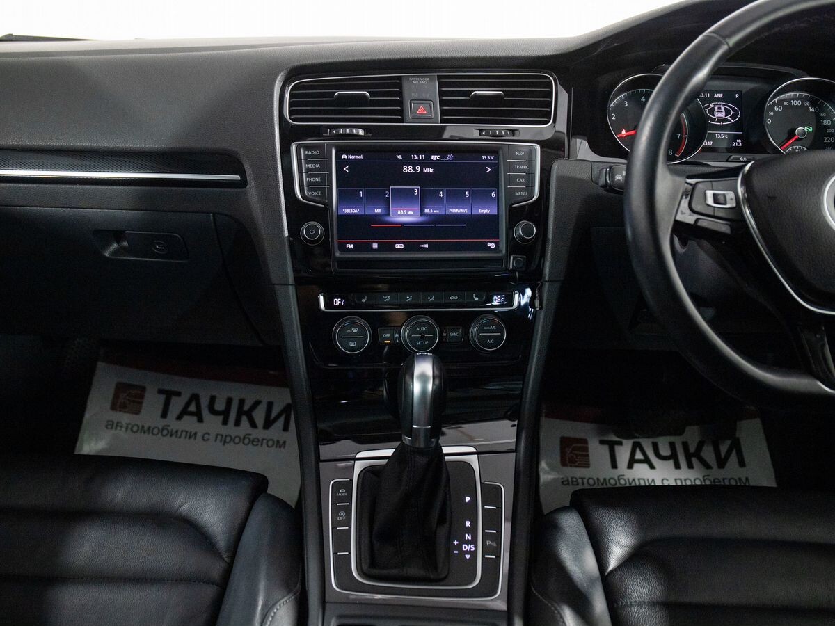 Volkswagen Golf 2013 - фото автомобиля