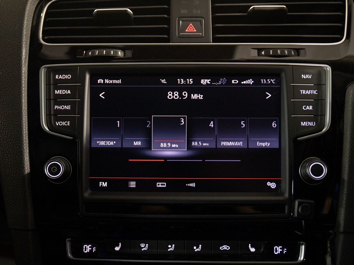 Volkswagen Golf 2013 - фото автомобиля