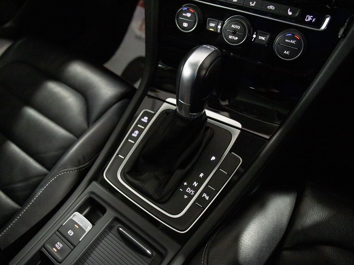 Volkswagen Golf 2013 - фото автомобиля