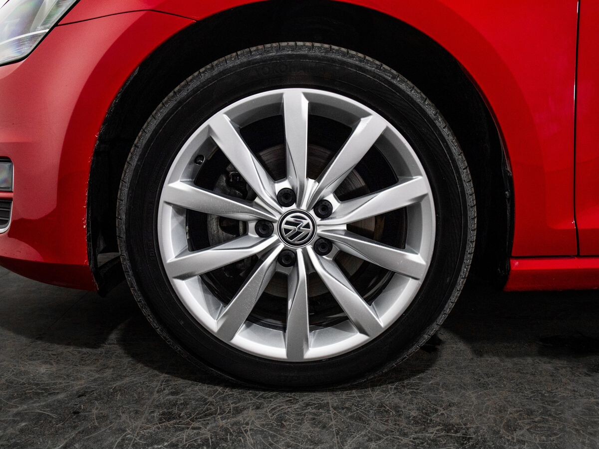 Volkswagen Golf 2013 - фото автомобиля