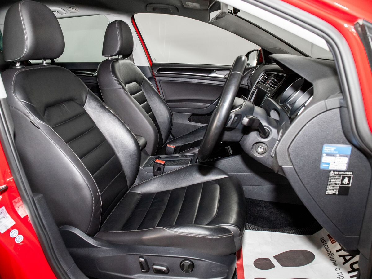 Volkswagen Golf 2013 - фото автомобиля