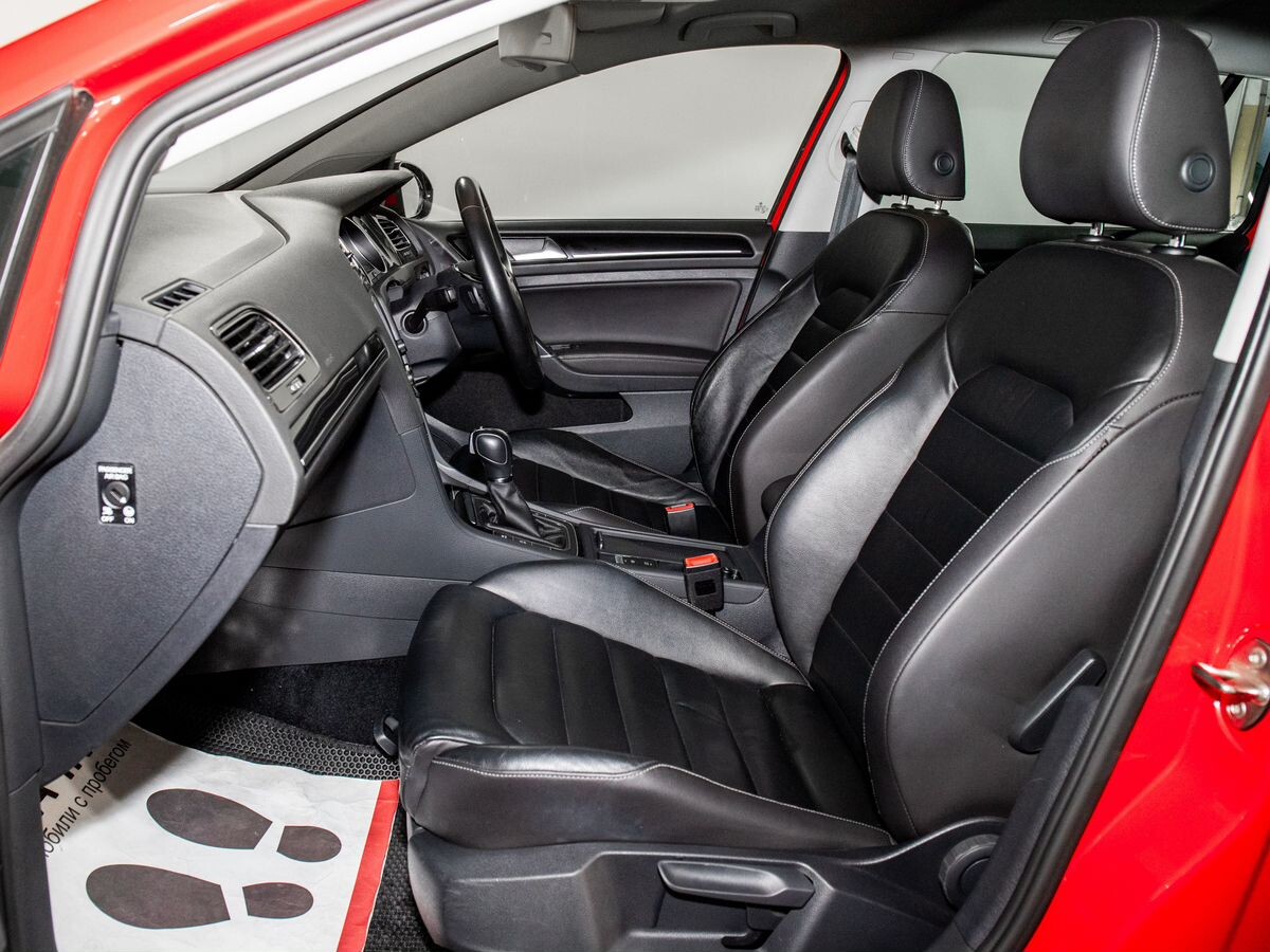 Volkswagen Golf 2013 - фото автомобиля