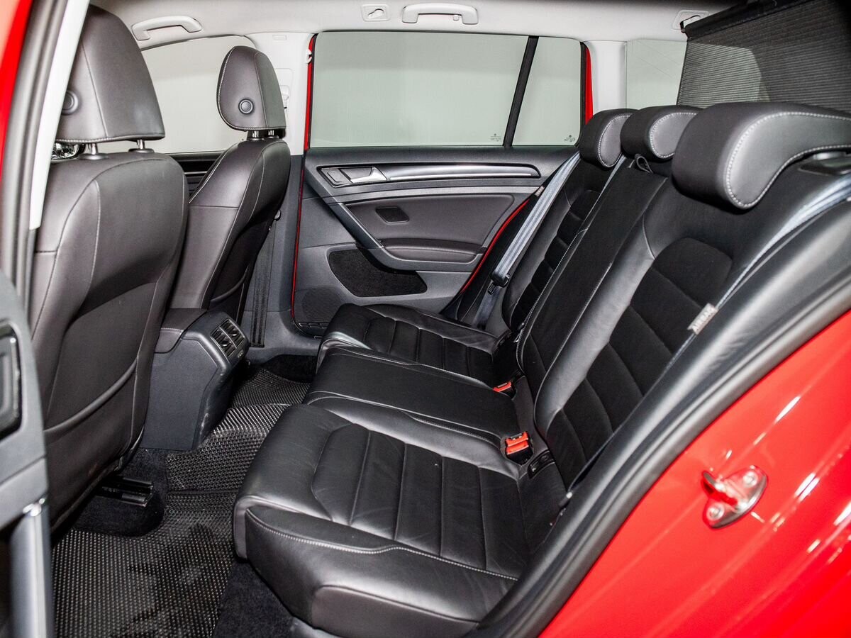 Volkswagen Golf 2013 - фото автомобиля