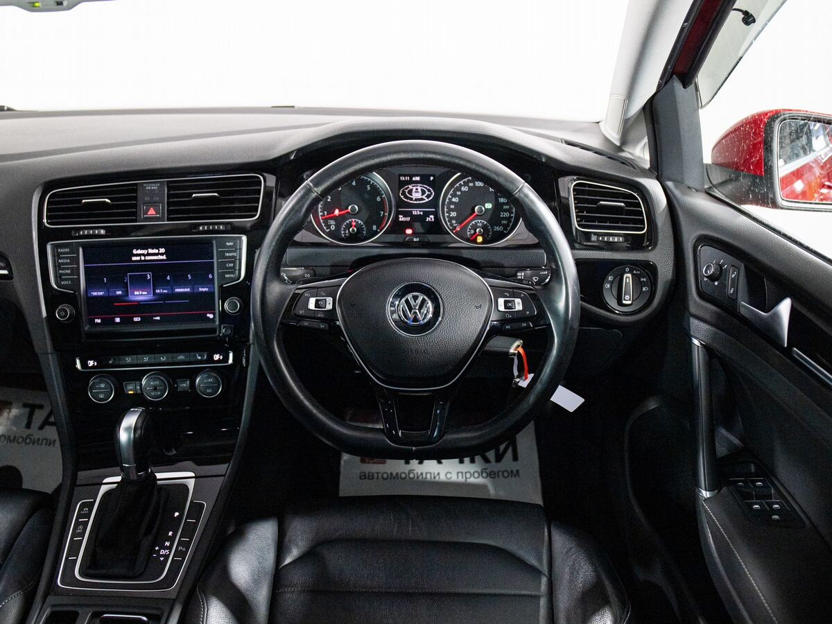 Volkswagen Golf 2013 - фото автомобиля