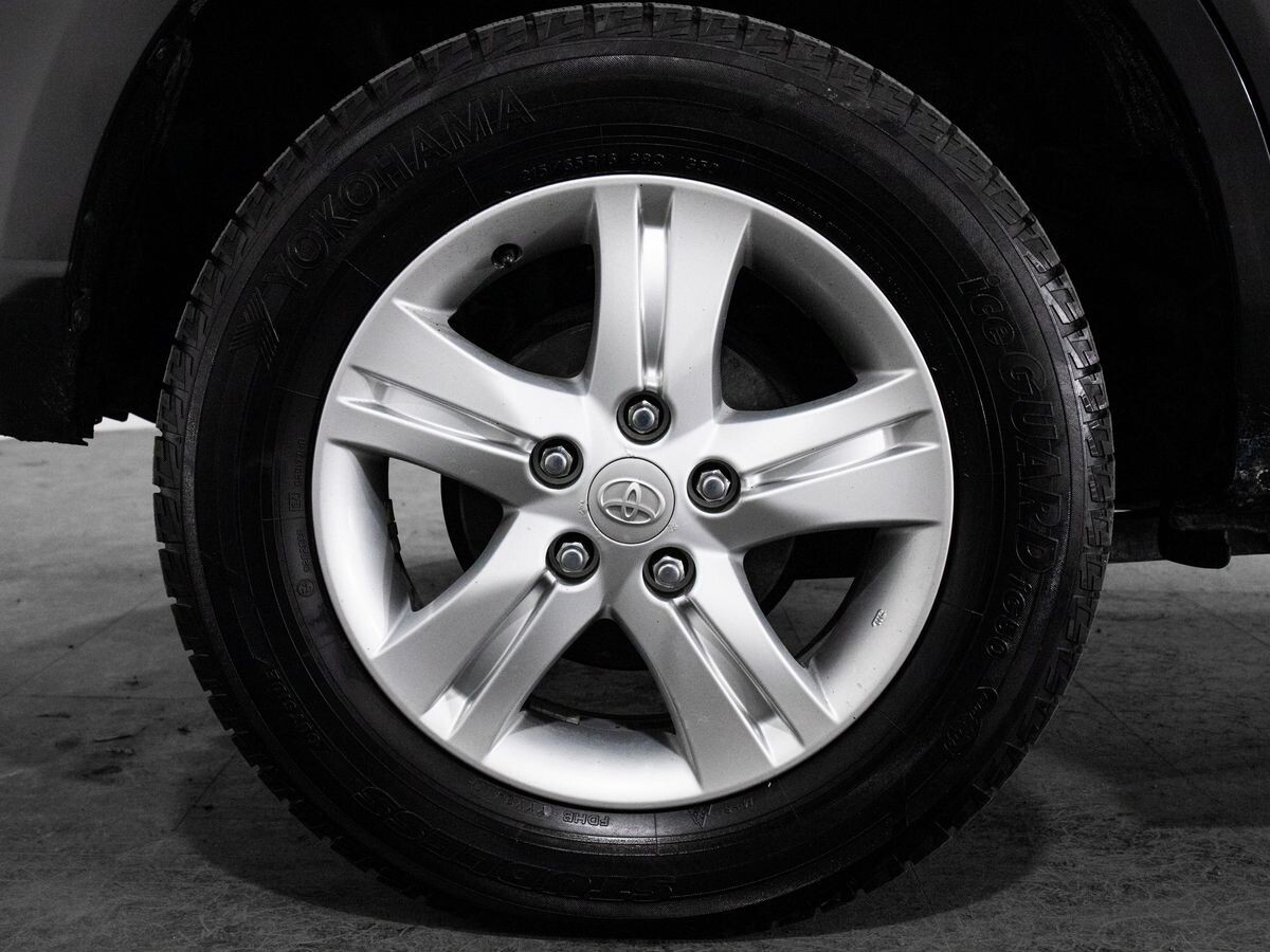 Toyota Rush 2010 - фото автомобиля