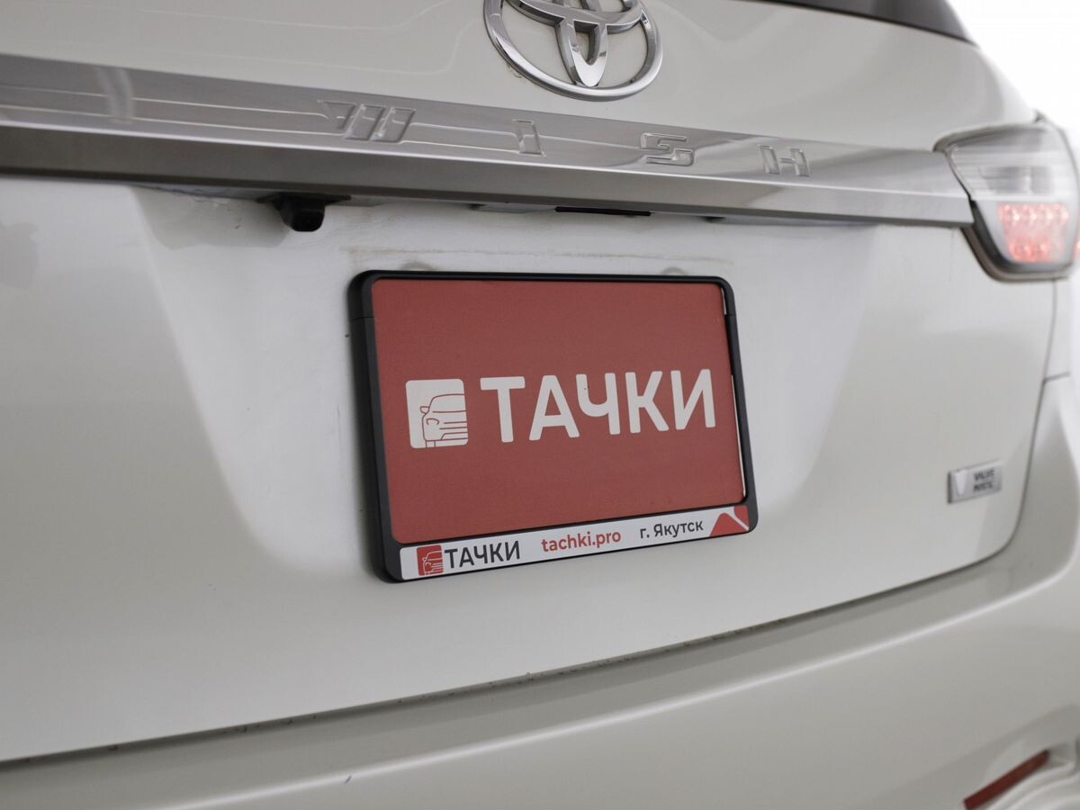 Toyota Wish 2012 - фото автомобиля